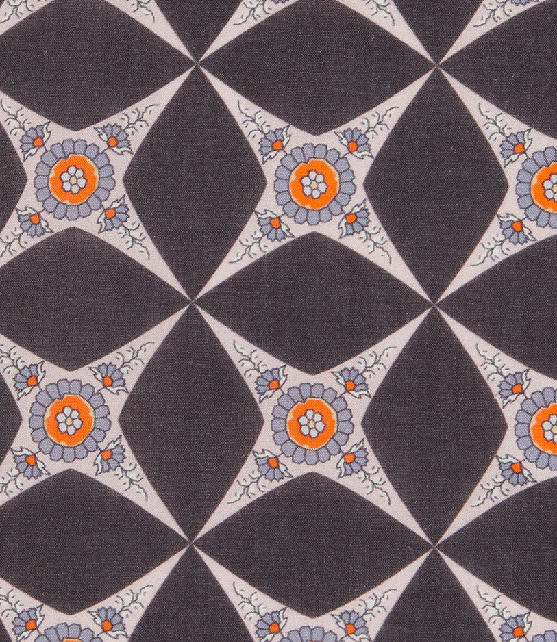 Enzo on Black (XL) 💜