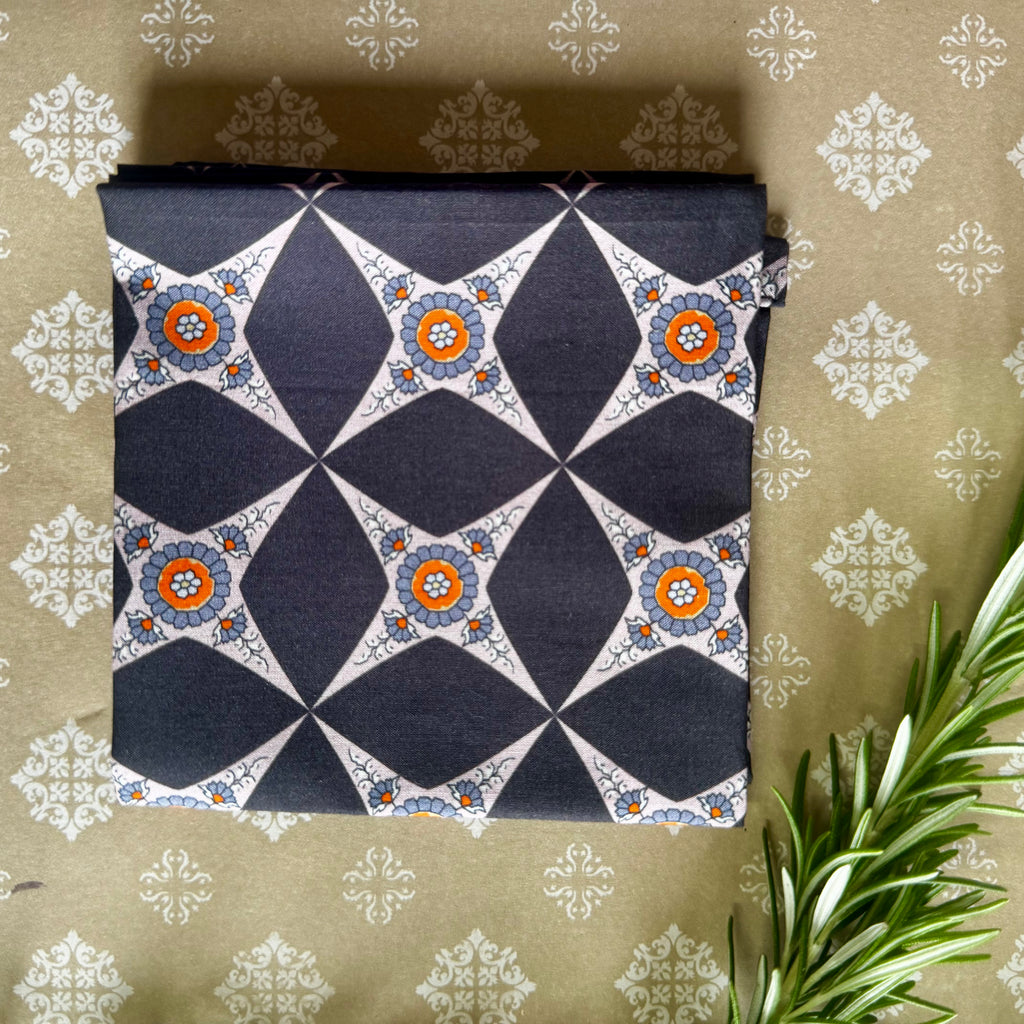 Enzo on Black (XL) 💜